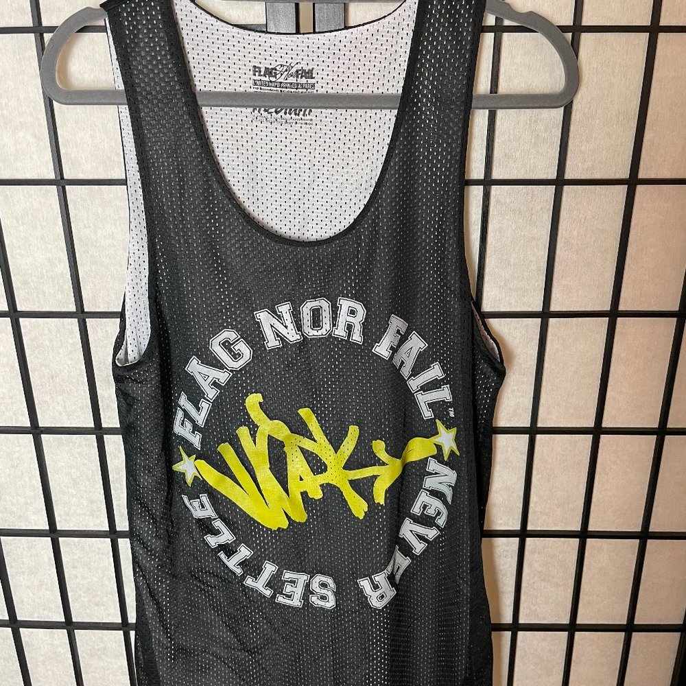 Flag nor fail black and white muscle tee (m)